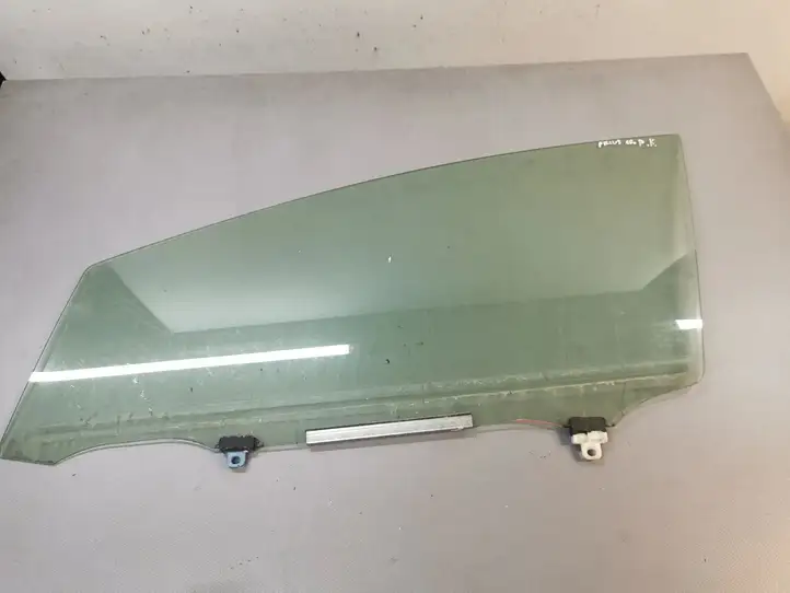Toyota Prius (XW30) (2009 - 2015) Стекло передней двери — фото 1