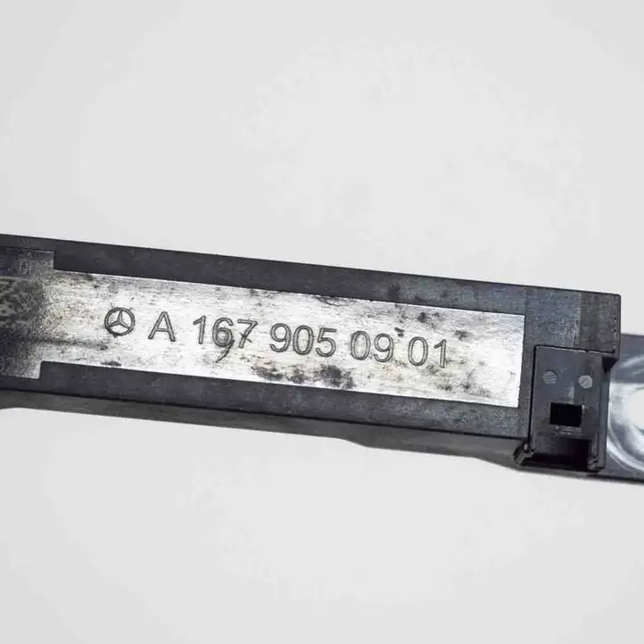 Mercedes-Benz EQA (2021 - ) A1679050901 Антенна бесключевого доступа — фото 6