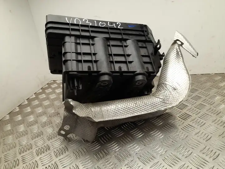 Nissan Juke II F16 (2019 - ) 648945022R Площадка аккумулятора — фото 2