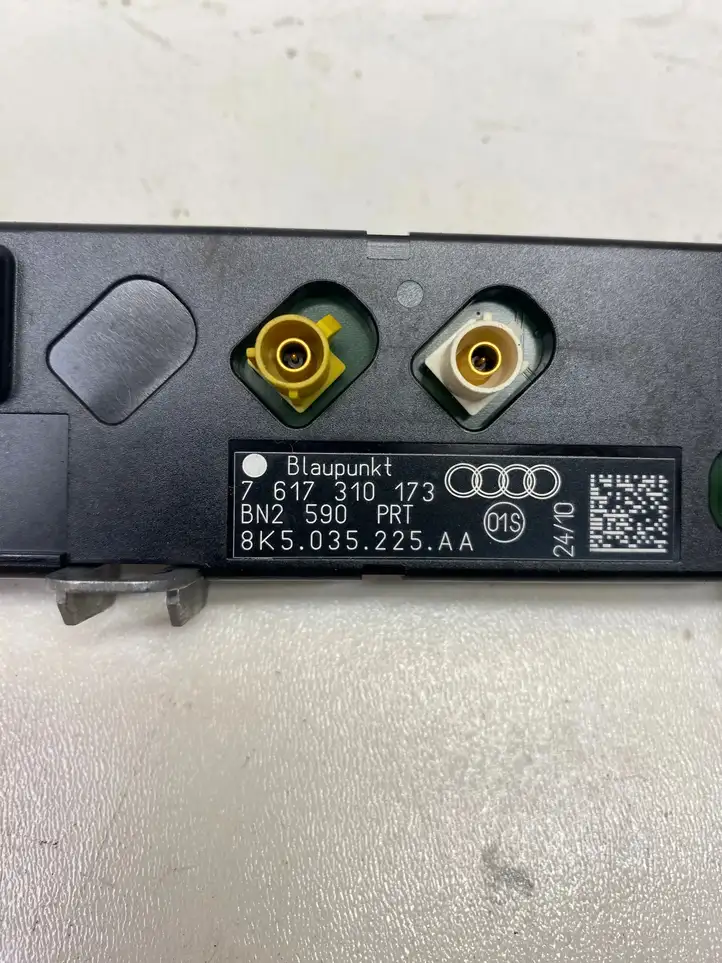 Audi A4 S4 B8 8K (2011 - 2015) 8K5035225AA Усилитель антенны — фото 3