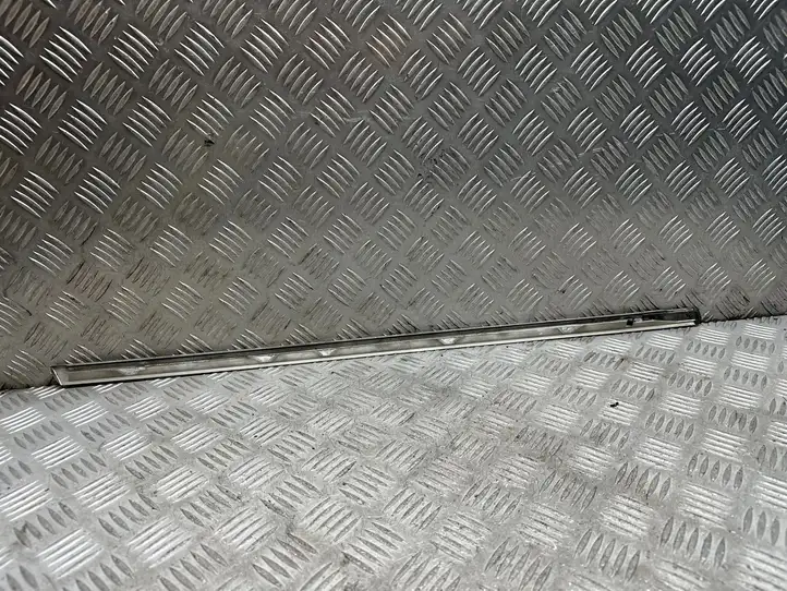 Mercedes-Benz E W212 (2009 - 2016) A2126700222 Облицовка заднего бокового стекла — фото 2