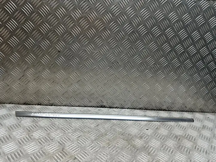 Mercedes-Benz E W212 (2009 - 2016) A2126700122 Облицовка заднего бокового стекла — фото 1