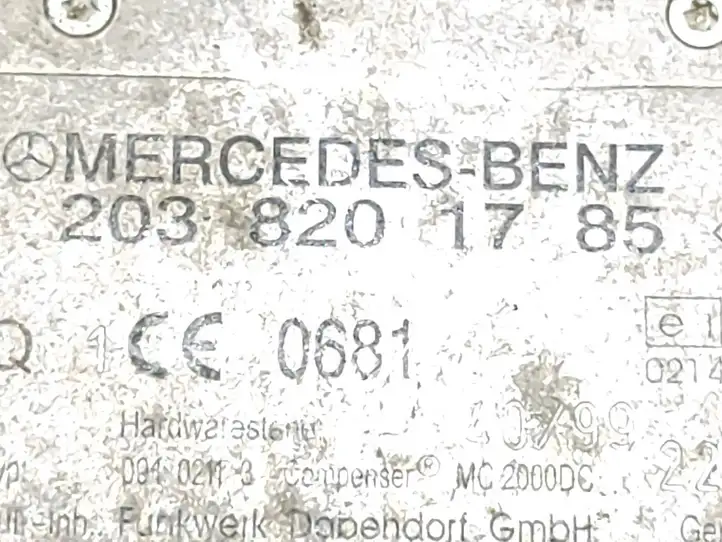 Mercedes-Benz C W203 (2000 - 2007) 2038201785 Усилитель антенны — фото 4