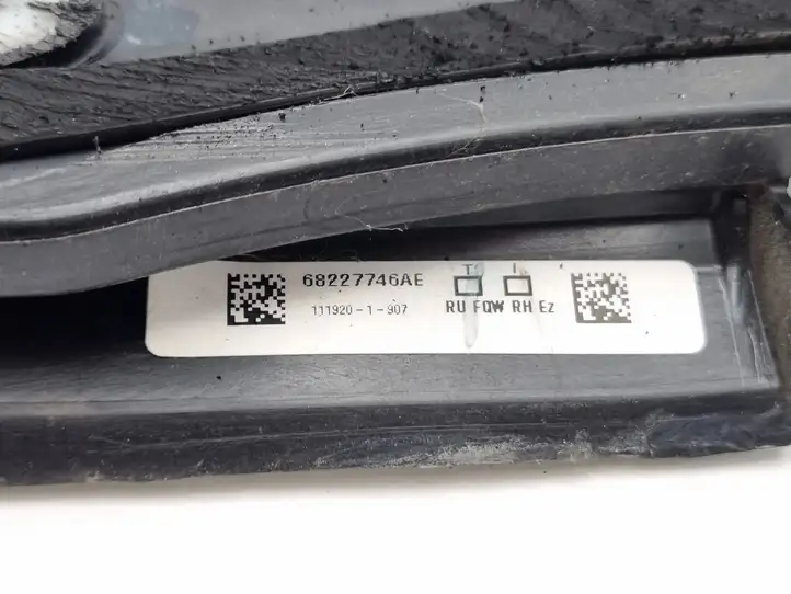 Chrysler Pacifica (2016 - ) 68227746AE Треугольное стекло кузова — фото 5