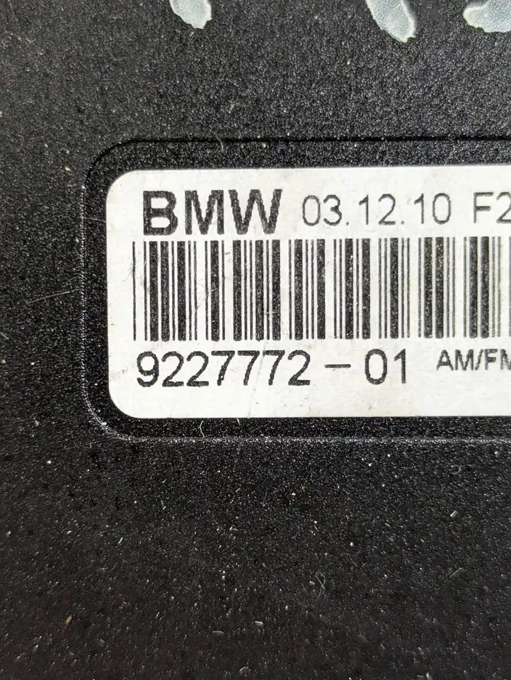 BMW X3 F25 (2010 - 2017) 9227772 Усилитель антенны — фото 5