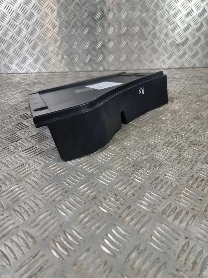 Lexus RX 450H (2019 - ) 6499348130 Крышка ящика аккумулятора — фото 3