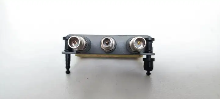 Mercedes-Benz E W211 (2002 - 2009) 8909601710 Усилитель антенны — фото 4