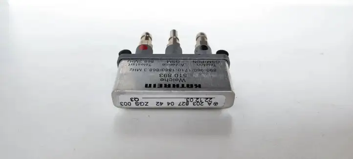 Mercedes-Benz E W211 (2002 - 2009) 8909601710 Усилитель антенны — фото 5