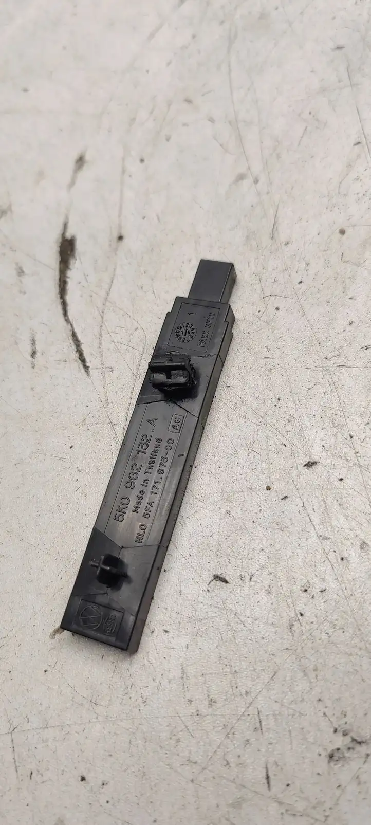 Volkswagen PASSAT B8 (2015 - ) 5k0962132a Усилитель антенны — фото 1