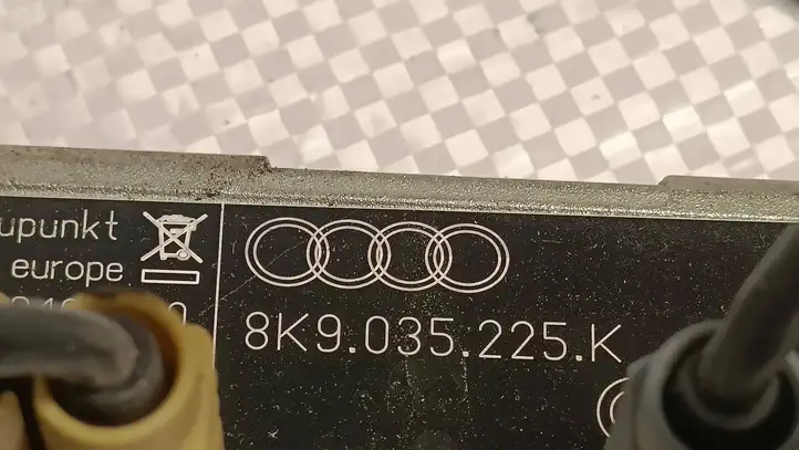 Audi A4 S4 B8 8K (2007 - 2011) 8K9035225K Усилитель антенны — фото 3