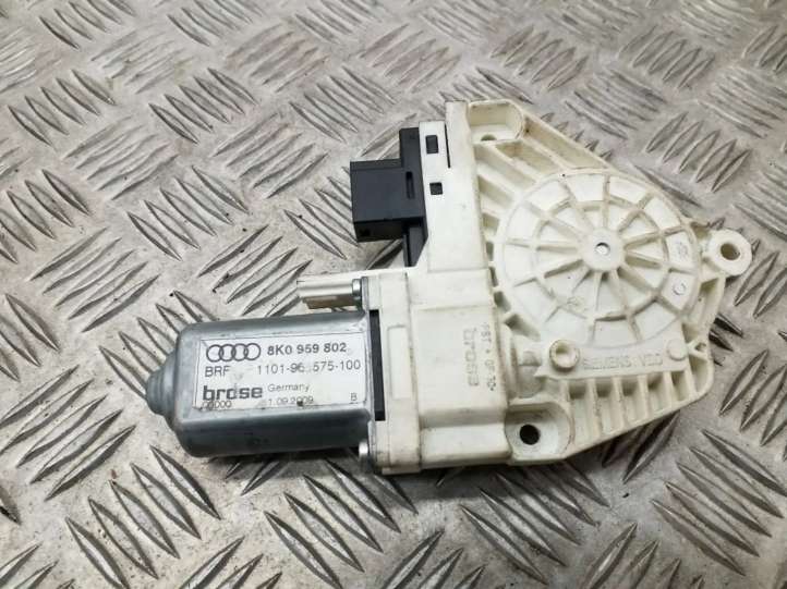 8K0959802 Audi A4 S4 B8 8K Priekinis varikliukas langų pakėlėjo