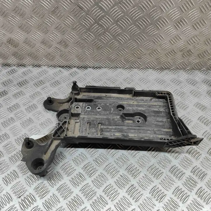 Volkswagen Golf VII (2013 - 2019) 5Q0915321H Ящик аккумулятора — фото 1