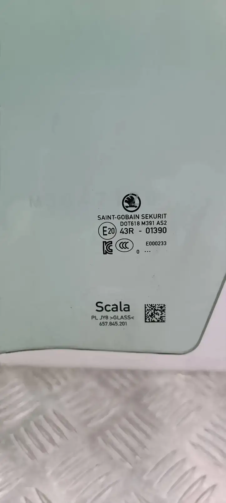 Skoda Scala (2018 - ) 43R1M09390 Стекло передней двери — фото 2
