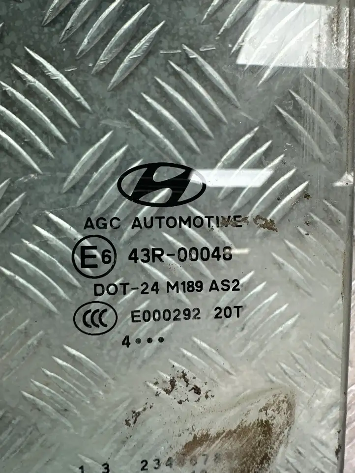 Hyundai ix35 (2013 - 2019) 43R00048 Стекло задней двери — фото 2