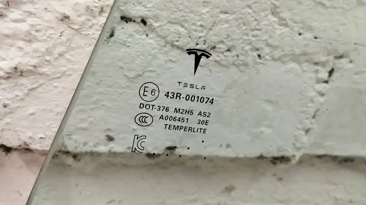 Tesla Model S (2016 - 2021) 43r001074 Стекло задней двери — фото 5