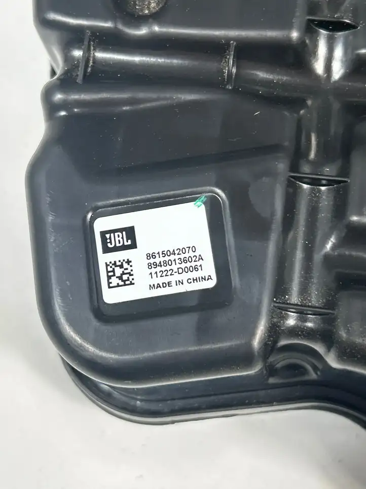 Toyota RAV 4 (XA50) (2018 - )  8615042070 Громкоговоритель низкой частоты