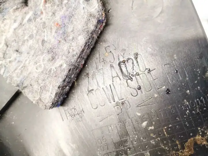 Mitsubishi ASX (2010 - 2016)  7217a020 Другая деталь салона