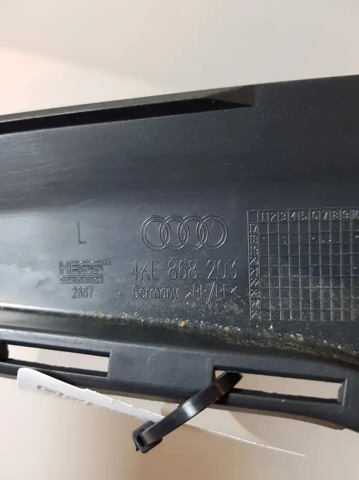 Audi e-tron (2018 - ) 4KE868203 Прочие детали салона — фото 4