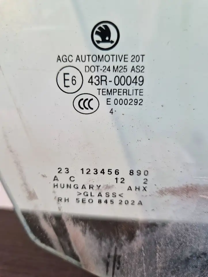Skoda Octavia Mk3 (5E) (2013 - 2019) 43R00049 Стекло передней двери — фото 2