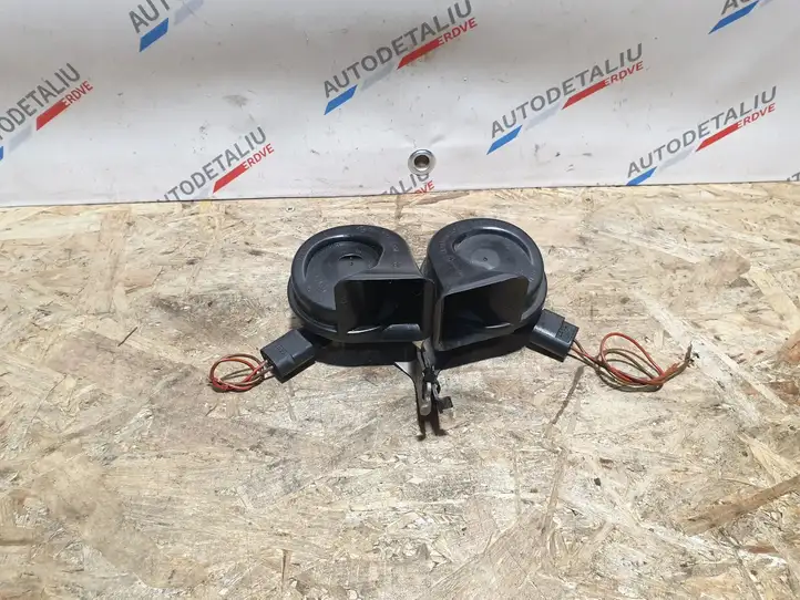 BMW 5 F10 F11 (2009 - 2016)  024148 Звуковой сигнал