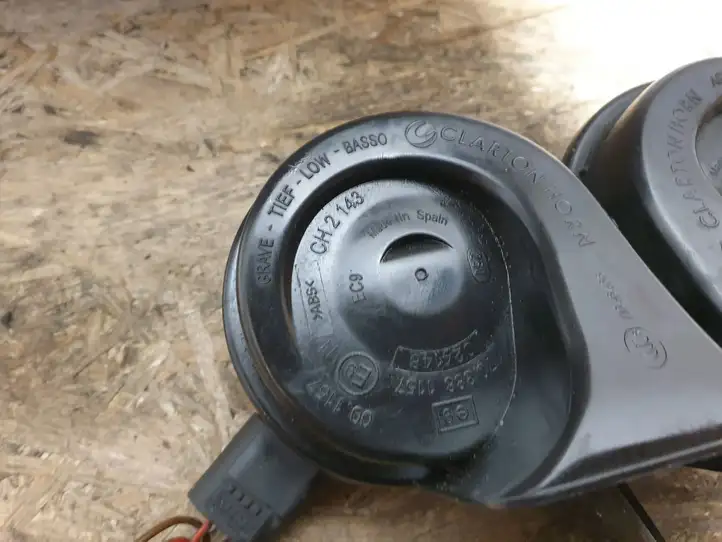 BMW 5 F10 F11 (2009 - 2016)  024148 Звуковой сигнал