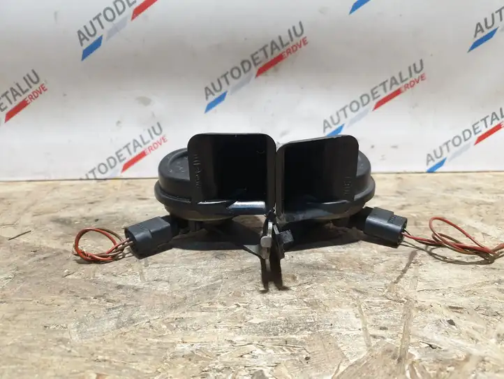 BMW 5 F10 F11 (2009 - 2016)  024148 Звуковой сигнал