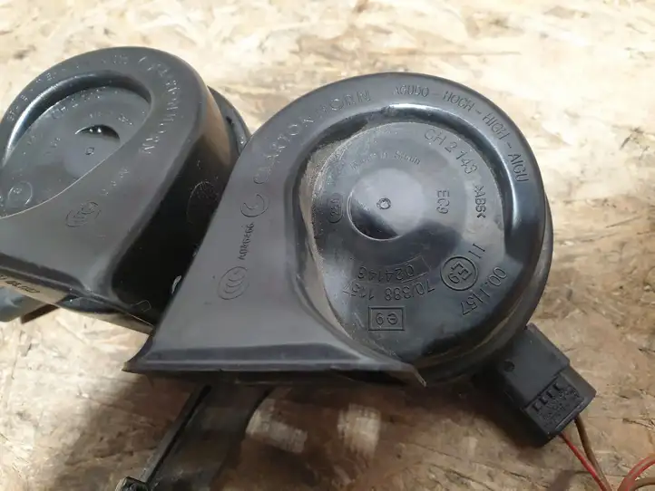 BMW 5 F10 F11 (2009 - 2016)  024148 Звуковой сигнал