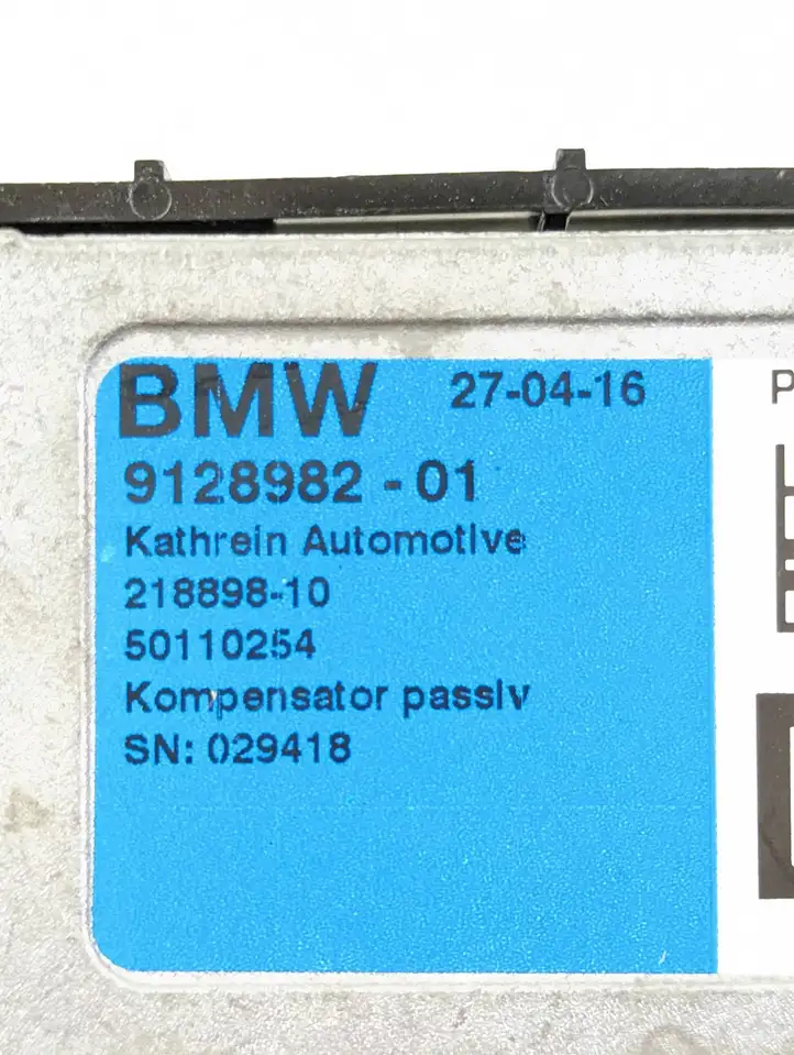 BMW 7 G11 G12 (2015 - 2022) 9128982 Усилитель антенны — фото 4