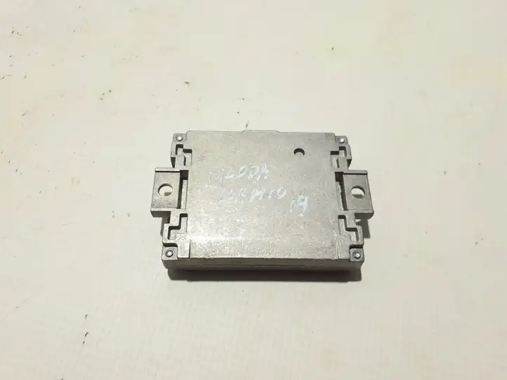 Skoda Kamiq (2019 - )  4N0035456D Усилитель антенны