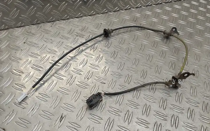 Toyota Yaris (2014 - 2019) Проводка заднего датчика ABS — фото 2