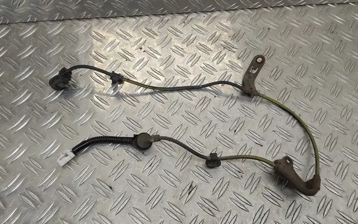 Toyota Corolla Verso AR10 (2004 - 2009) Проводка заднего датчика ABS — фото 2