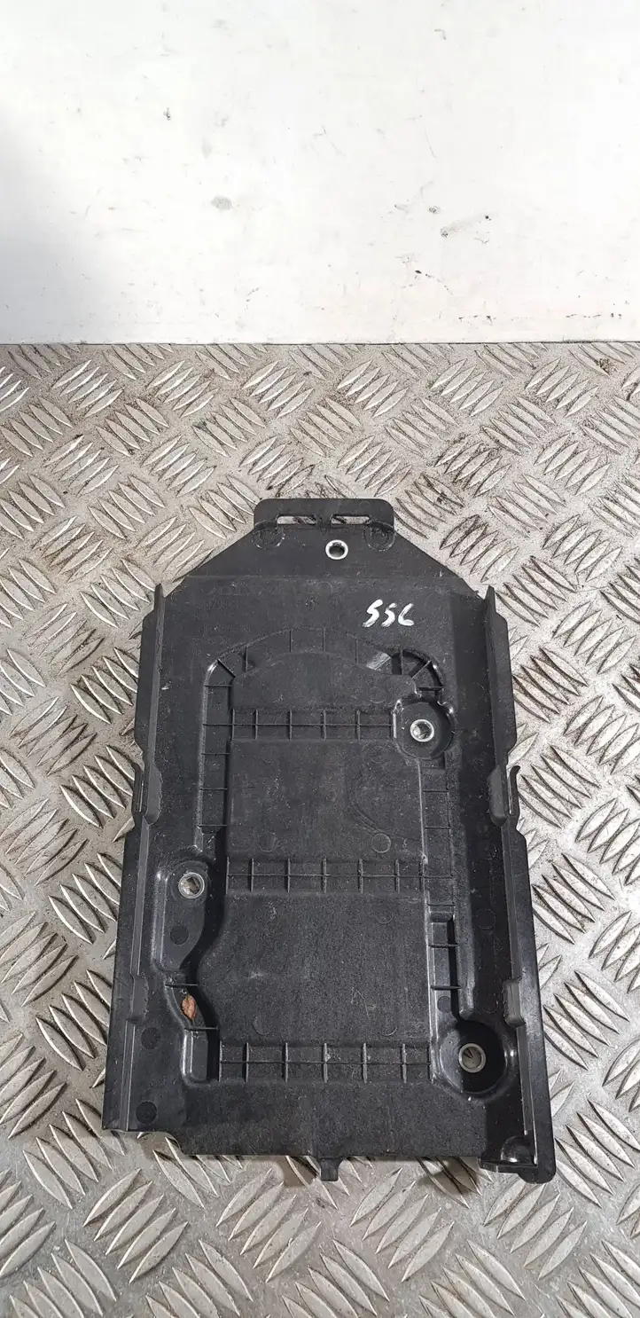 Volvo S60 (2018 - ) 31479348 Площадка аккумулятора — фото 1