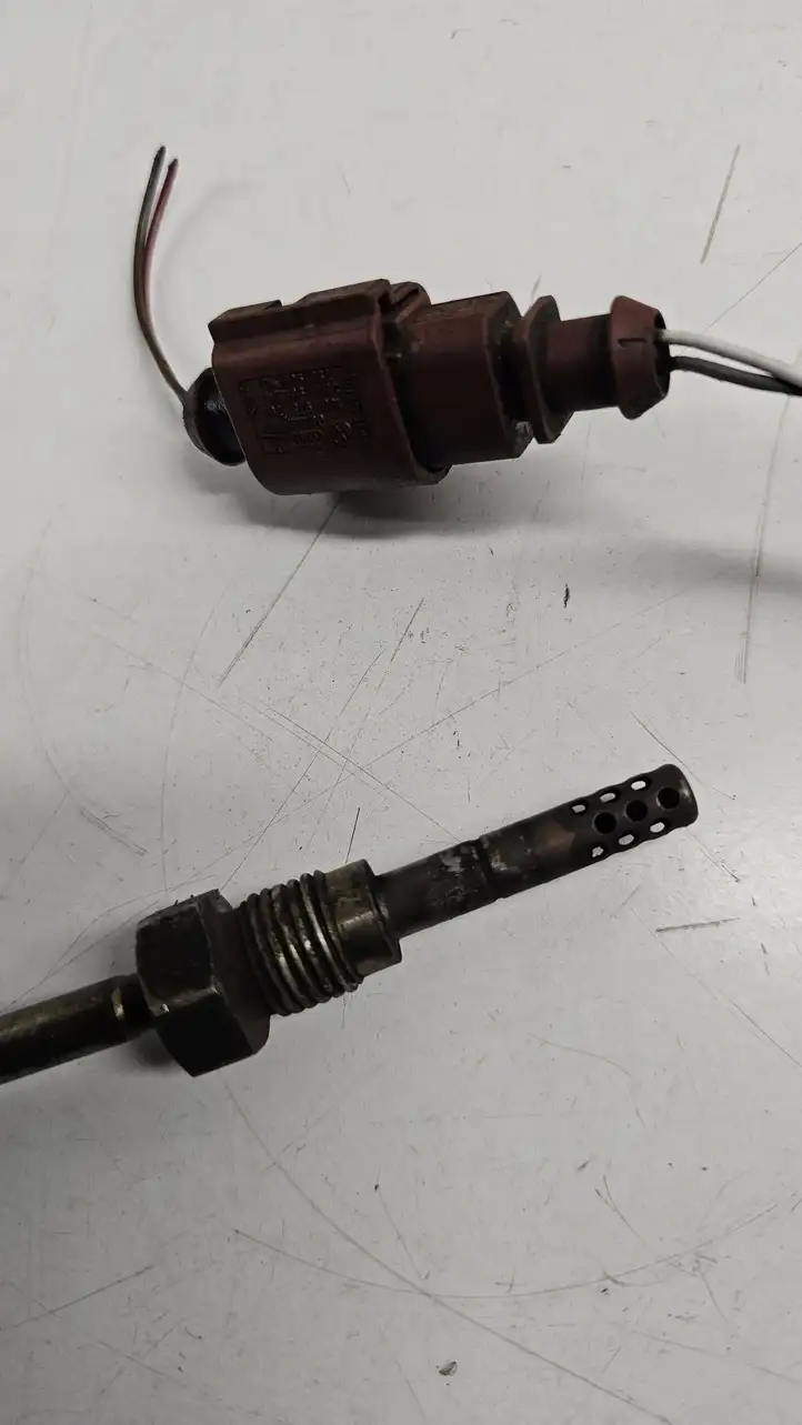 Volkswagen PASSAT B6 (2005 - 2010)   Датчик температуры выхлопного газа