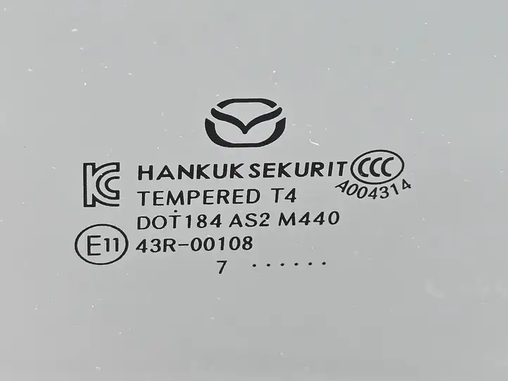 Mazda 3 (2017 - 2019) E1143R00108 Стекло передней двери — фото 3