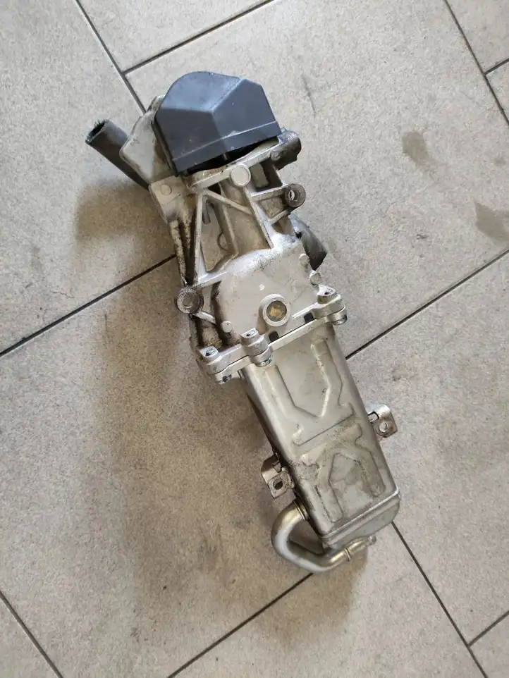 Volkswagen Golf VI (2009 - 2013)   Охладитель EGR