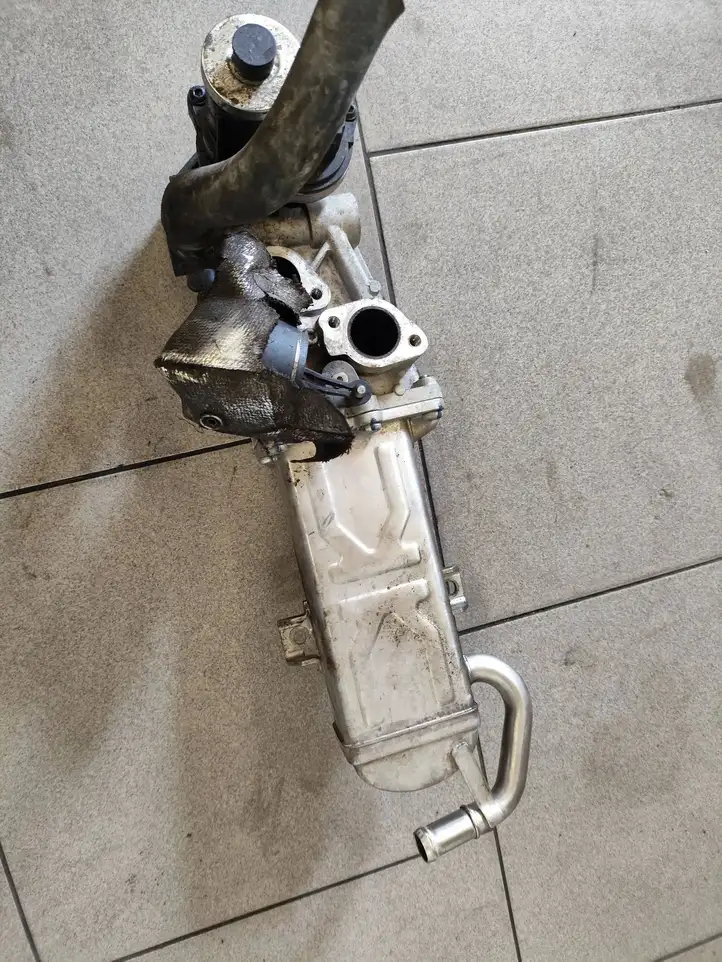 Volkswagen Golf VI (2009 - 2013)   Охладитель EGR