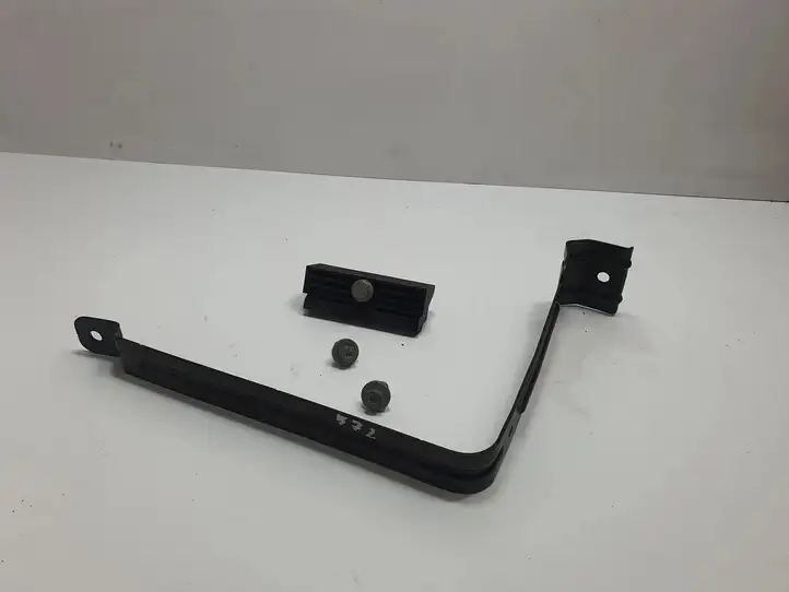 BMW 5 F10 F11 (2009 - 2016)  7585707 Держатель аккумулятора