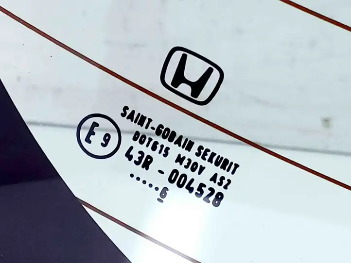 Honda HR-V (2015 - 2020) Открывающееся стекло крышки багажника — фото 2