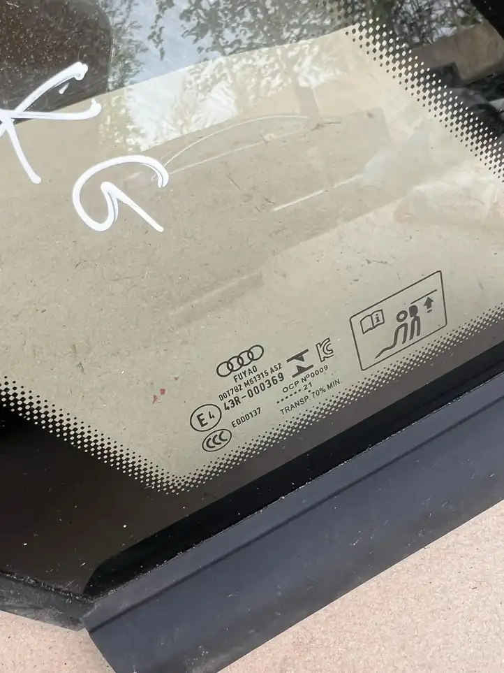 Audi A3/S3 8L (1996 - 2000) 43R000369 Заднее стекло — фото 3