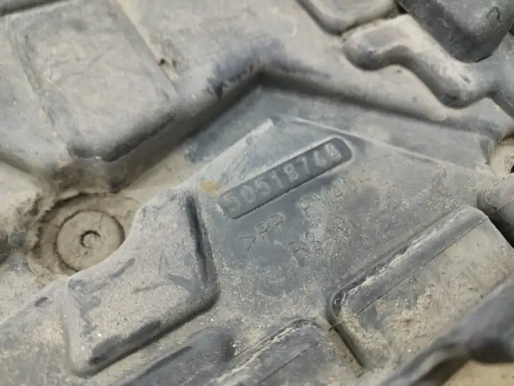 Fiat Punto (199) (2005 - 2018) Площадка аккумулятора — фото 2