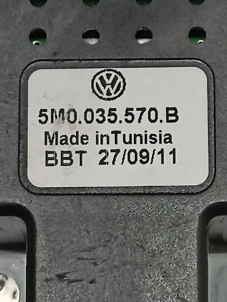 Volkswagen Golf VI (2009 - 2013) 5M0035570B Усилитель антенны — фото 4