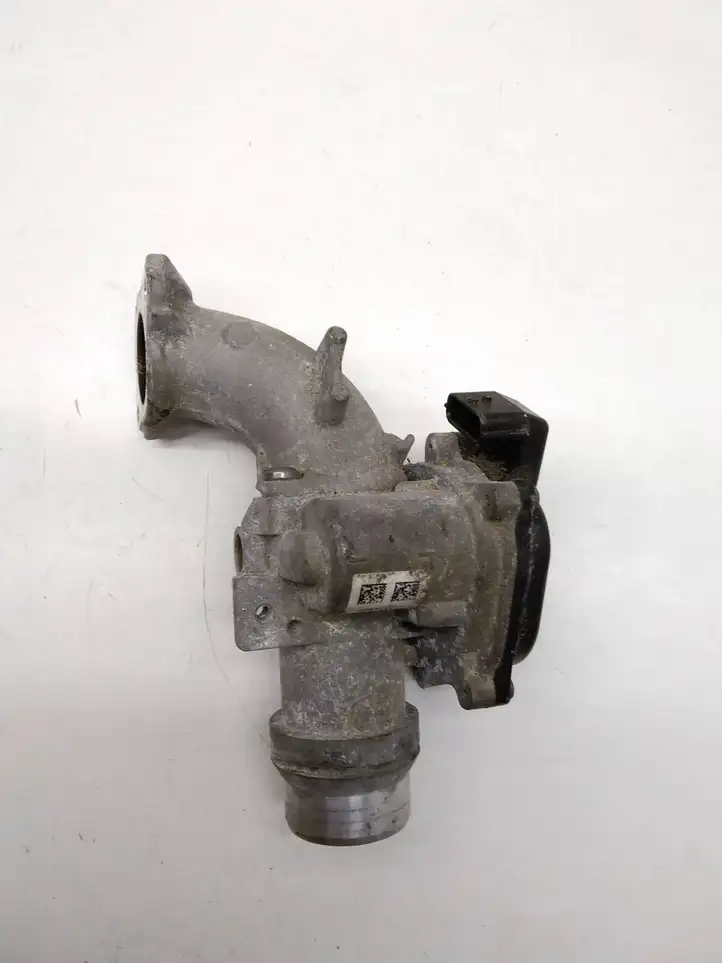 Nissan Juke I F15 (2010 - 2018) 8200614985 Кронштейн охладителя EGR — фото 1