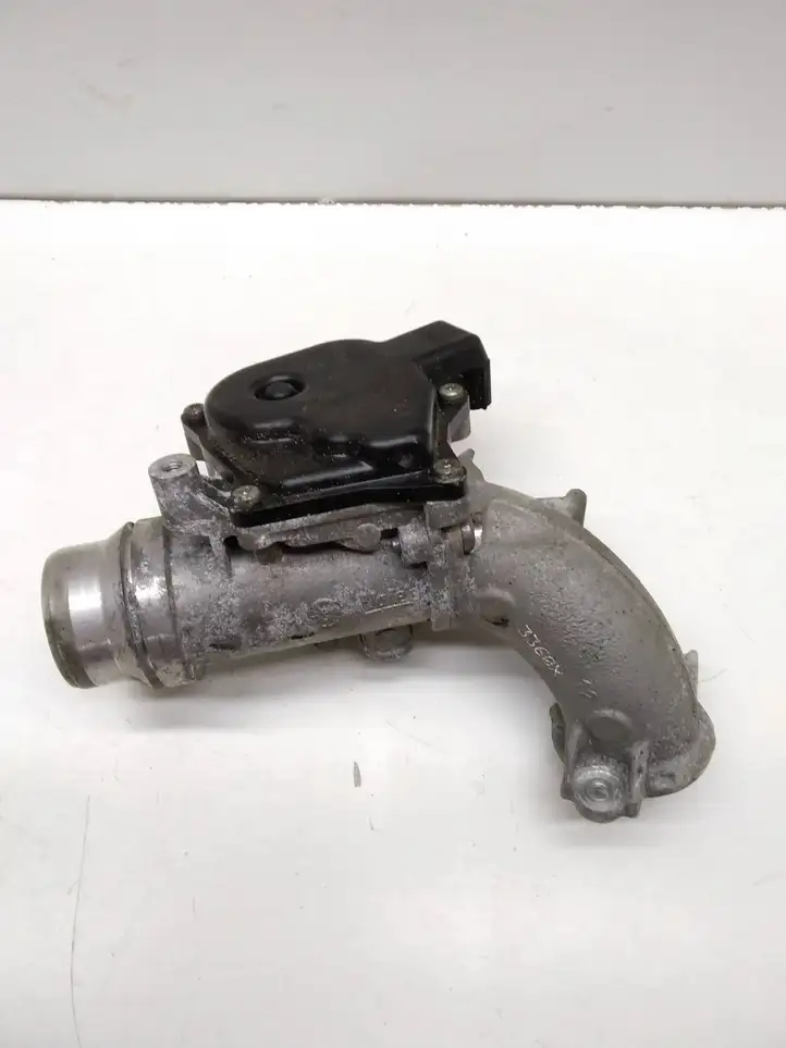 Nissan Juke I F15 (2010 - 2018) 8200614985 Кронштейн охладителя EGR — фото 2