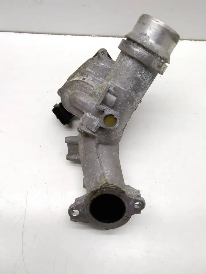 Nissan Juke I F15 (2010 - 2018) 8200614985 Кронштейн охладителя EGR — фото 3