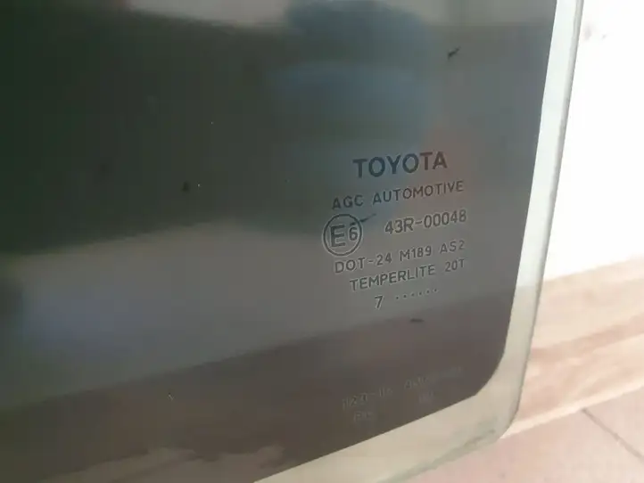 Toyota Auris 150 (2006 - 2012) Стекло задней двери — фото 2