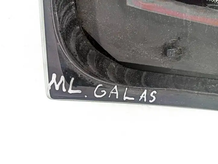 Mercedes-Benz ML W163 (1997 - 2005) A1637400557 Заднее стекло — фото 3
