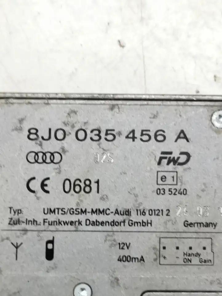 Audi A4 S4 B8 8K (2007 - 2011) 8J0035456A Усилитель антенны — фото 4