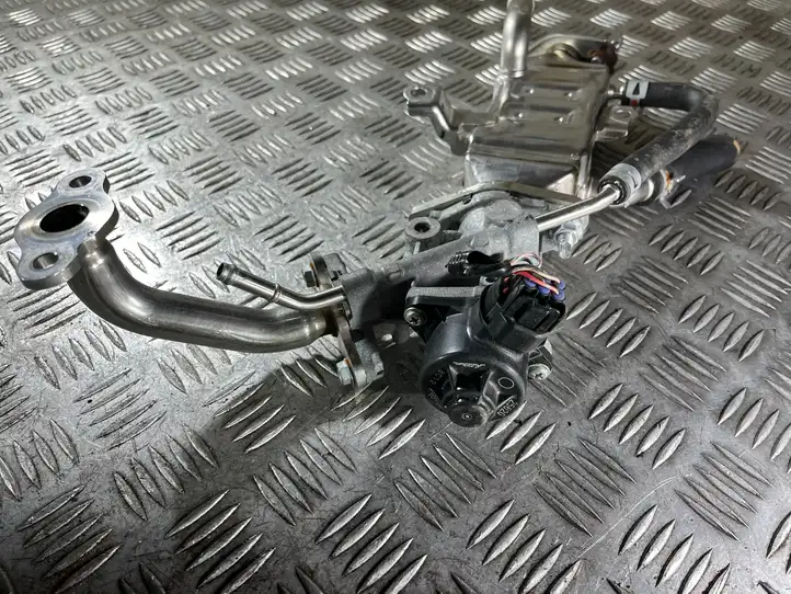 Toyota C-HR I (2016 - 2022) 256010T010 Охладитель клапана EGR — фото 5
