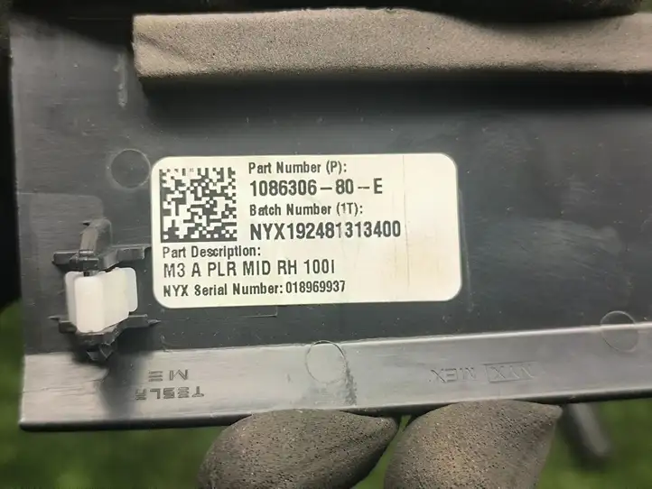 Tesla Model 3 (2017 - 2023) 108630680E Прочие детали салона — фото 3