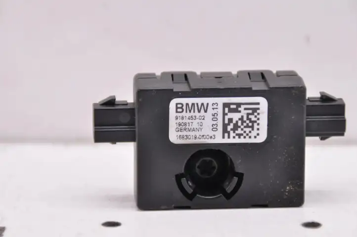 BMW 1 F20 F21 (2011 - 2019) 9181453 Усилитель антенны — фото 2